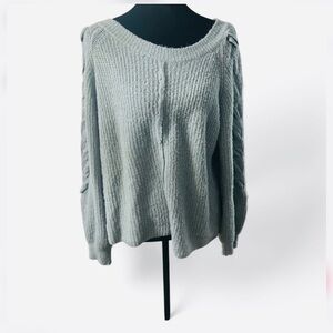 Soft gray oversized knit sweater by Daytrip (Buckle brand) in size Small.